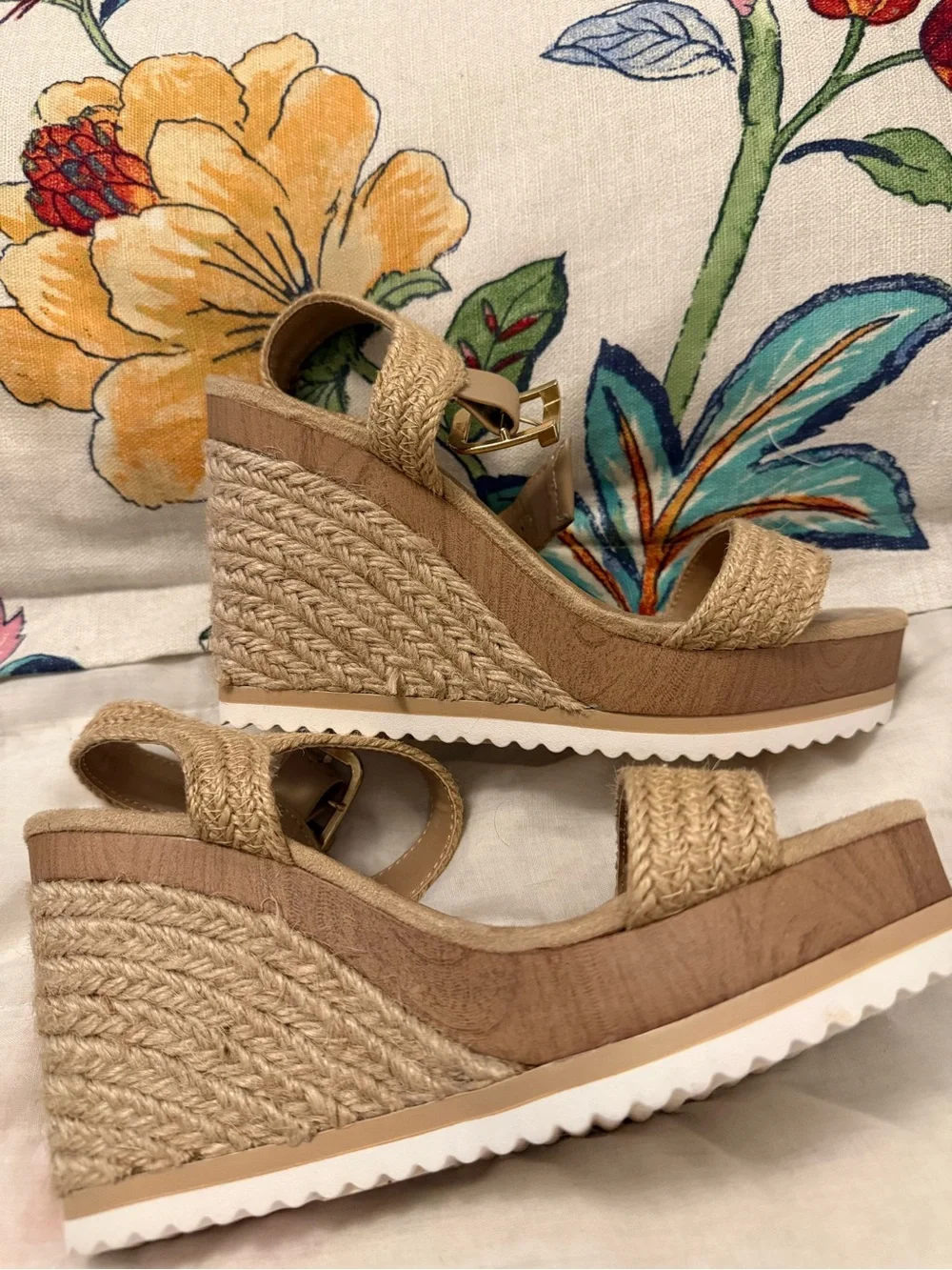 Platform sandals